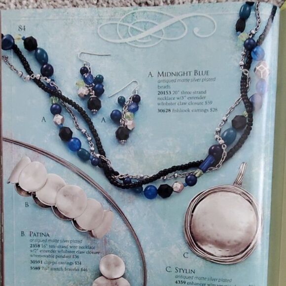 Premier Designs Midnight Blue Necklace - Picture 2 of 2